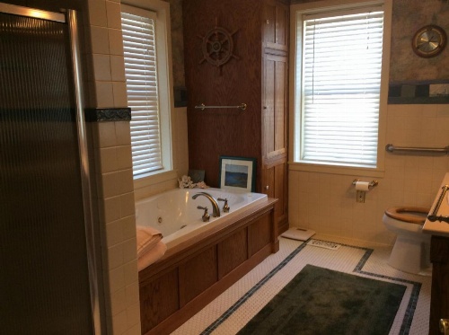 Clary Lake Bed and Breakfast image 11