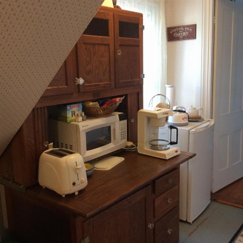 Clary Lake Bed and Breakfast image 4